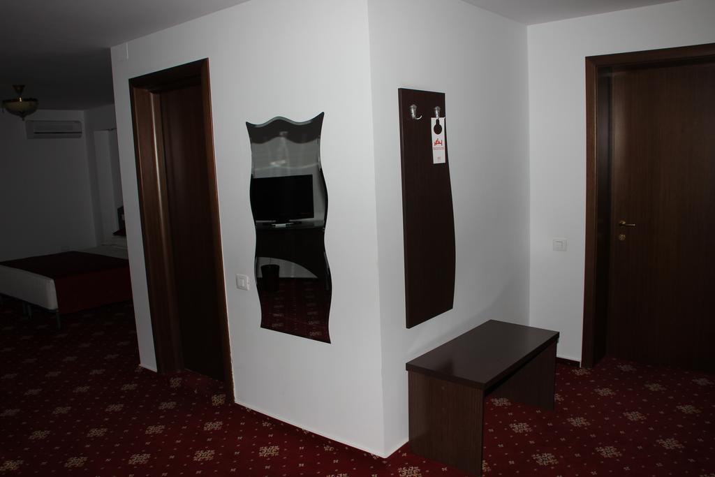 Hotel Royal 2 Urziceni Phòng bức ảnh